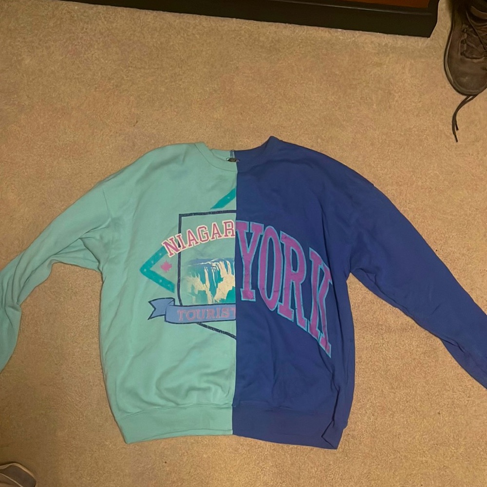 Color blocked sweatshirt